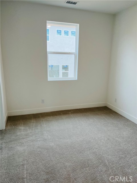 Detail Gallery Image 12 of 21 For 28526 Damson, Saugus,  CA 91350 - 5 Beds | 4 Baths