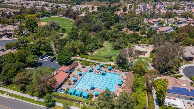 11 Spring View Way, Rancho Santa Margarita CA: https://media.crmls.org/medias/e2e97b20-943b-490f-95bd-edbd89d73791.jpg