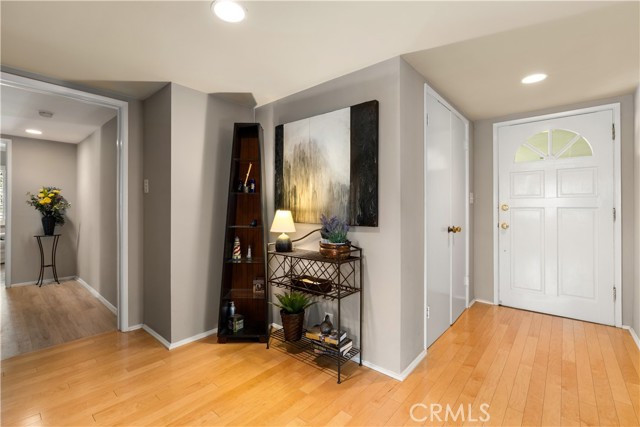 950 S Orange Grove Boulevard, Pasadena CA: https://media.crmls.org/medias/e2e9866e-977a-44a7-b294-4e96ee812b20.jpg