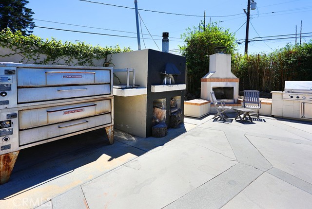 3807 Gardenia, Long Beach CA: https://media.crmls.org/medias/e2ea6d5b-b9a4-4c22-9d0f-2974043d09cc.jpg