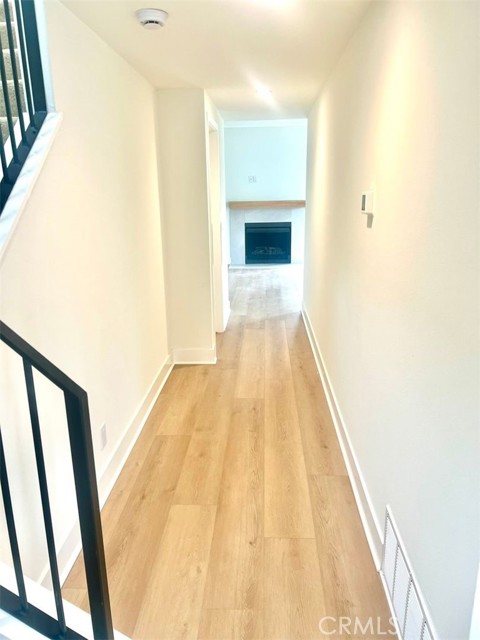 Detail Gallery Image 5 of 27 For 202 18th, Huntington Beach,  CA 92648 - 3 Beds | 2/1 Baths