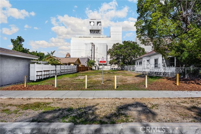 Detail Gallery Image 5 of 22 For 220 W C St, Ontario,  CA 91762 - – Beds | – Baths