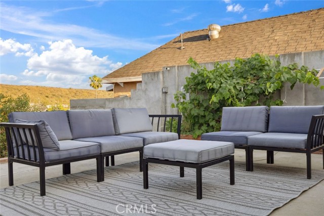 12750 Rajah Street, Sylmar CA: https://media.crmls.org/medias/e2ec0f50-3127-4f5a-b44f-10461346f669.jpg