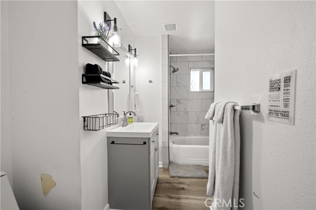 Detail Gallery Image 38 of 64 For 925 S Purdue Ave, Fresno,  CA 93727 - 5 Beds | 4 Baths