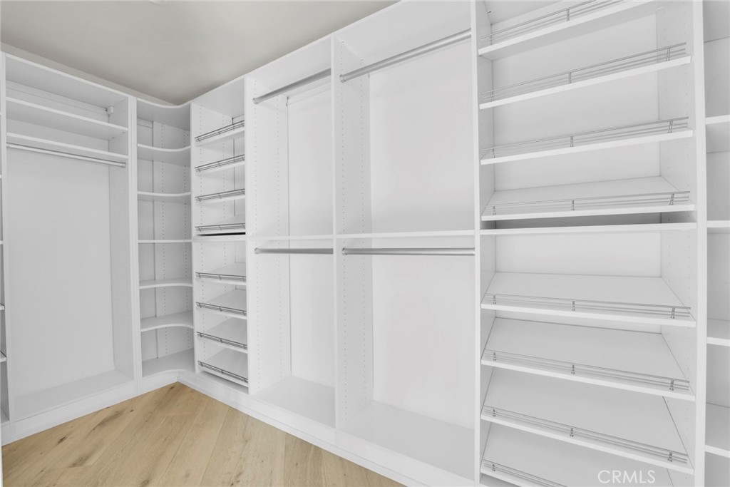 MLS #WS25226127 image #40