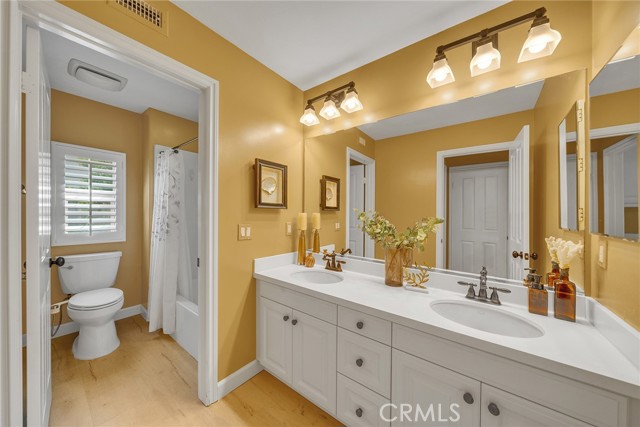63 Splendor, Irvine CA: https://media.crmls.org/medias/e2ed2825-6058-4591-b293-09eca50b4728.jpg