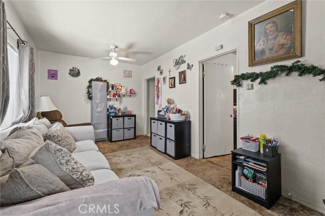608 E Main Street, Santa Paula CA: https://media.crmls.org/medias/e2ed329d-11ce-48f7-9e97-5e081f8e4d2d.jpg
