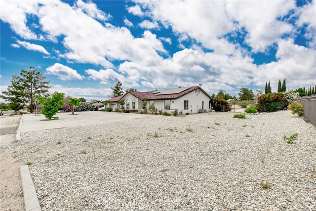 Image 2 for 18790 Siskiyou Rd, Apple Valley, CA 92307