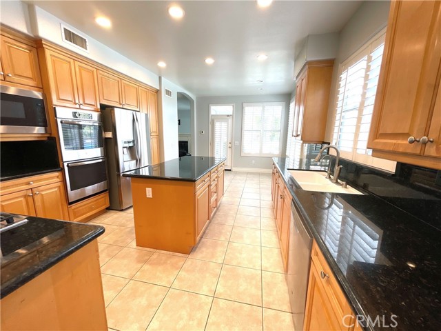 Detail Gallery Image 11 of 37 For 7248 Whitehall Ln, West Hills,  CA 91307 - 5 Beds | 4/1 Baths