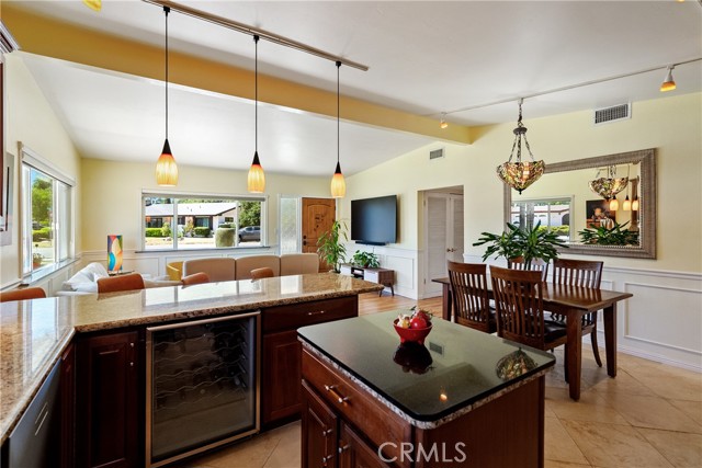 1002 Par Avenue, Paso Robles CA: https://media.crmls.org/medias/e2eec10c-0cfd-4e13-b504-d43a0717cea8.jpg