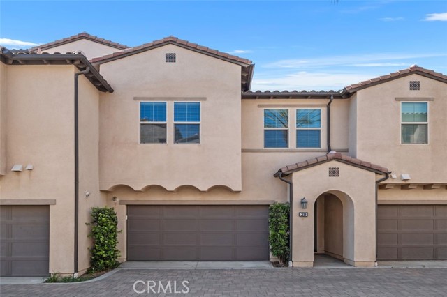 Detail Gallery Image 2 of 33 For 29 Prominence, Lake Forest,  CA 92630 - 3 Beds | 2/1 Baths