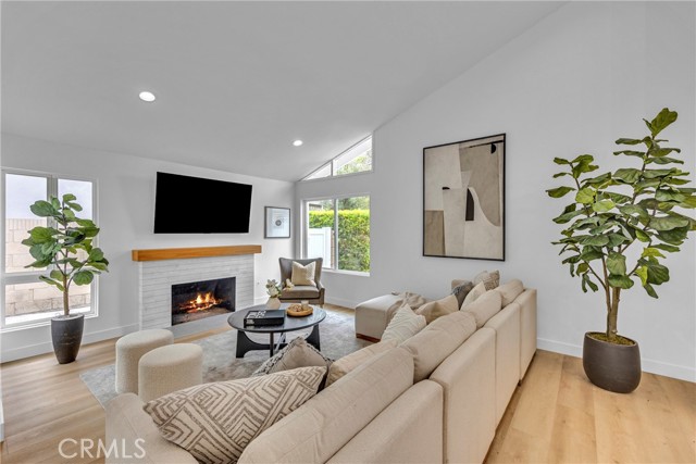 Image 6 of 50 For 20441 Whitetree Circle
