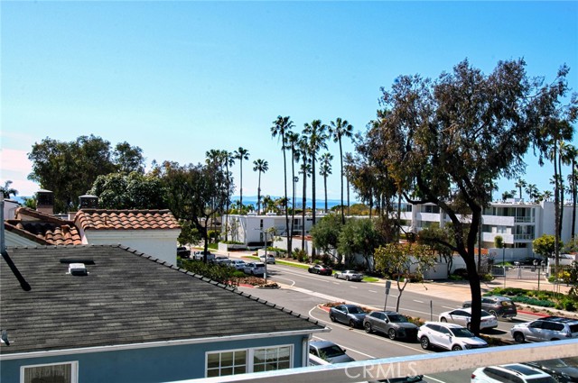 Detail Gallery Image 18 of 23 For 710 Avocado Ave a,  Corona Del Mar,  CA 92625 - 3 Beds | 3/1 Baths