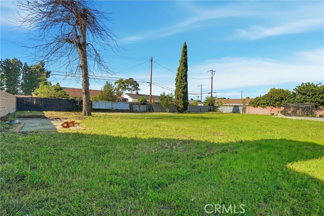 Image 4 of 15 For 11355 Desmond Street