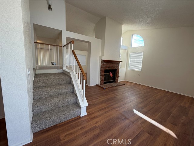 Detail Gallery Image 3 of 18 For 5126 Karling Pl, Palmdale,  CA 93552 - 4 Beds | 2/1 Baths