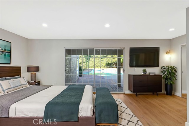 10938 Remmet Avenue, Chatsworth CA: https://media.crmls.org/medias/e2f101f3-861a-49c6-be26-aeff75065024.jpg