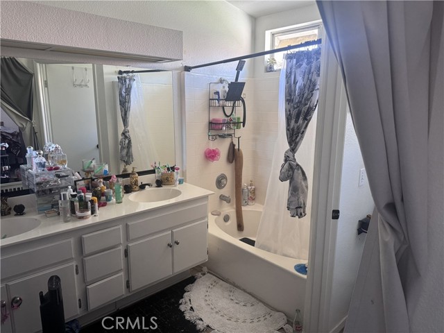 Detail Gallery Image 6 of 11 For 13230 Brant, Victorville,  CA 92392 - 4 Beds | 2 Baths