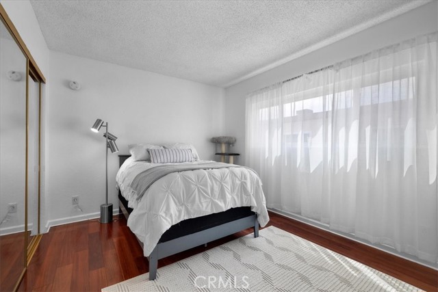 1747 Barry Avenue, Los Angeles CA: https://media.crmls.org/medias/e2f1c434-72c6-4d9e-ade7-520504b7af65.jpg
