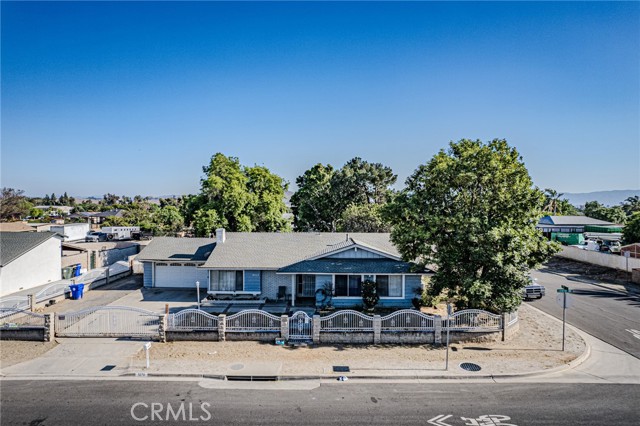 Detail Gallery Image 3 of 34 For 5270 Lucretia Ave, Jurupa Valley,  CA 91752 - 4 Beds | 2 Baths