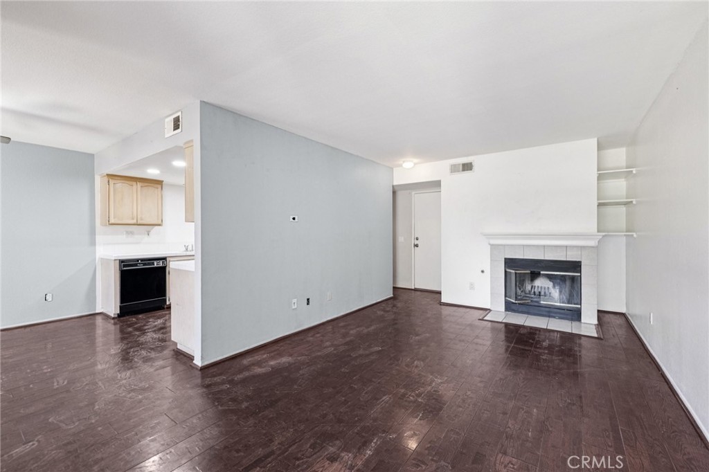 1832 E Avenue J2 #2