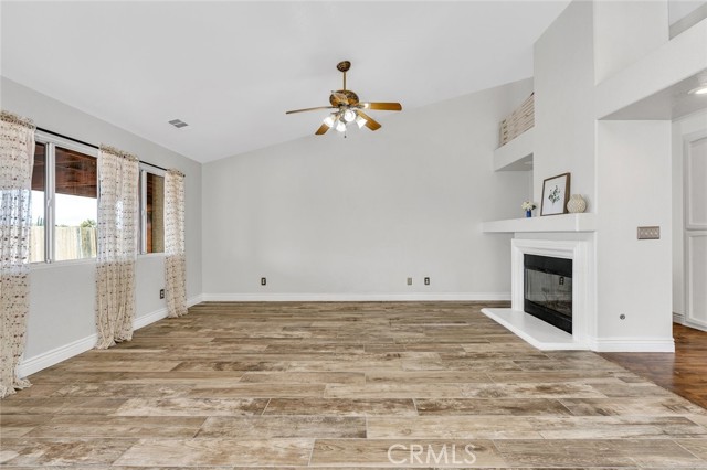 2083 Hastings Drive, Los Banos CA: https://media.crmls.org/medias/e2f21d74-0da7-49bb-9daf-cf7da40b7b93.jpg