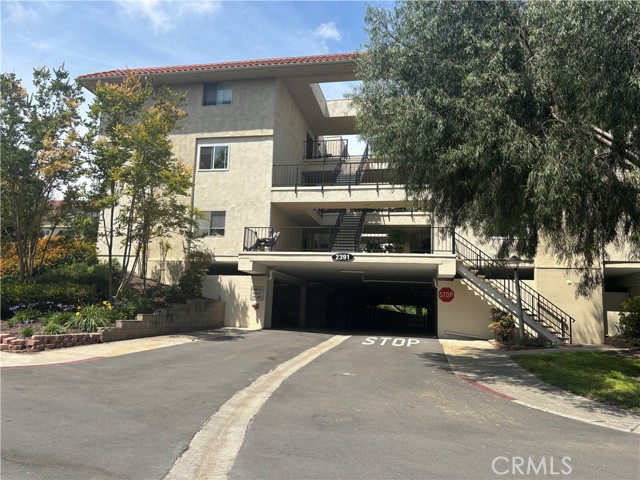 2391 Via Mariposa W, Laguna Woods CA: https://media.crmls.org/medias/e2f2a344-ef96-4647-af42-b83dfb9af04e.jpg
