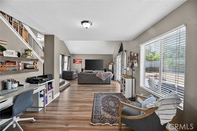 Detail Gallery Image 15 of 49 For 39055 via Las Sintras, Murrieta,  CA 92562 - 4 Beds | 2/1 Baths