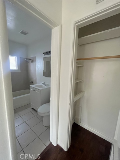 Image 13 of 18 For 3855 Locust  