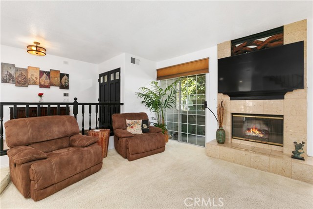 Detail Gallery Image 9 of 45 For 590 John K Dr #102,  Long Beach,  CA 90803 - 3 Beds | 2/1 Baths