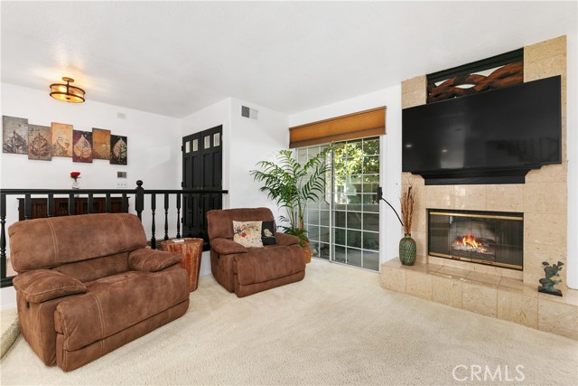 Detail Gallery Image 9 of 45 For 590 John K Dr #102,  Long Beach,  CA 90803 - 3 Beds | 2/1 Baths