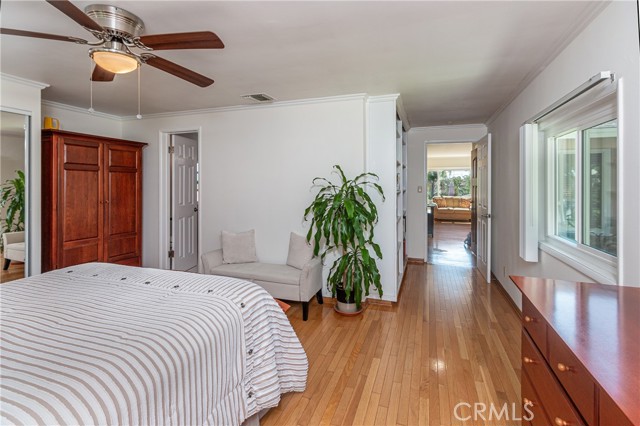 Detail Gallery Image 14 of 28 For 1030 E San Jose, Burbank,  CA 91501 - 3 Beds | 2 Baths