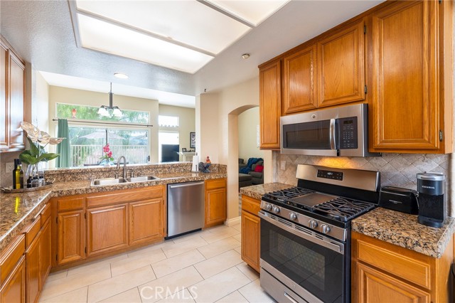 Detail Gallery Image 16 of 42 For 620 Ivywood Ln #F,  Simi Valley,  CA 93065 - 3 Beds | 2/1 Baths