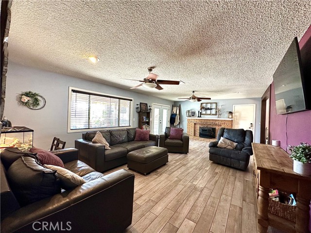 Detail Gallery Image 13 of 34 For 7417 La Vina Trl, Yucca Valley,  CA 92284 - 3 Beds | 2 Baths