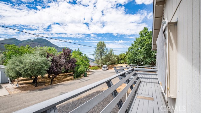 10018 El Capitan Way, Kelseyville CA: https://media.crmls.org/medias/e2f4a803-bfe4-45b8-9dd7-39c27a6cd6d1.jpg