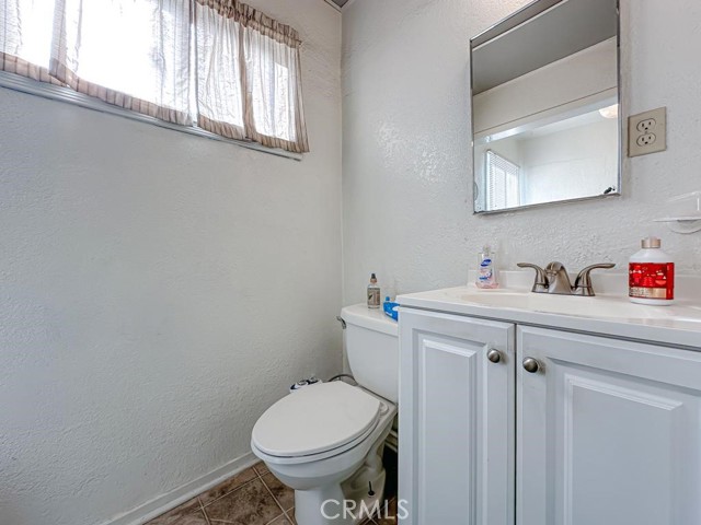 3915 E 11th Street, Long Beach CA: https://media.crmls.org/medias/e2f5d6dd-0ed9-485f-8523-ca29e31fc1f8.jpg