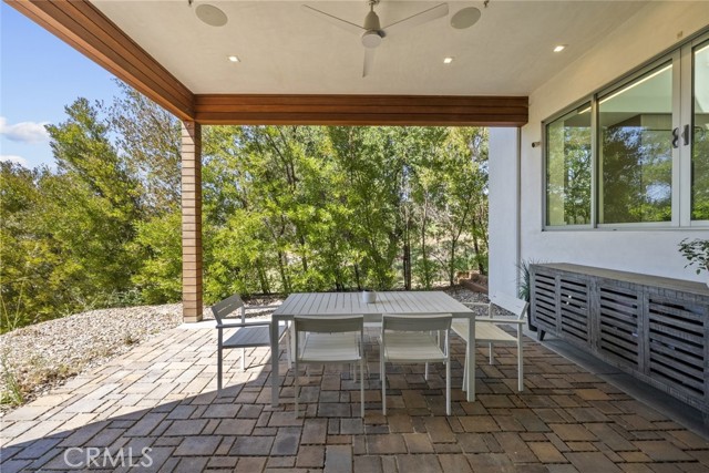 Detail Gallery Image 43 of 53 For 18177 Knoll Hill, Granada Hills,  CA 91344 - 4 Beds | 4/1 Baths