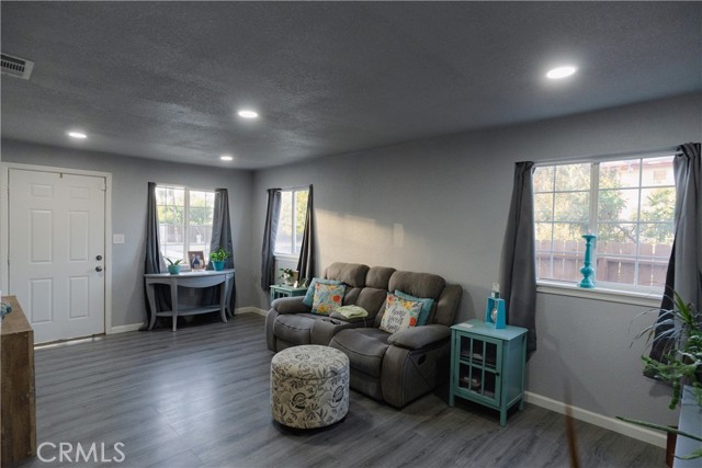 Detail Gallery Image 5 of 44 For 120 S St, Merced,  CA 95341 - 2 Beds | 1 Baths