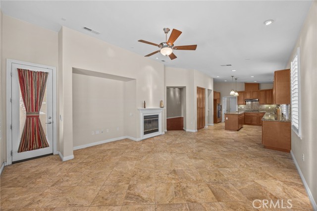 Detail Gallery Image 9 of 42 For 180 Salt Crk, Beaumont,  CA 92223 - 3 Beds | 2 Baths