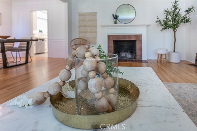 620 S Bel Aire Drive, Burbank CA: https://media.crmls.org/medias/e2f7a462-35f8-4992-9bd1-b77b1042af8c.jpg
