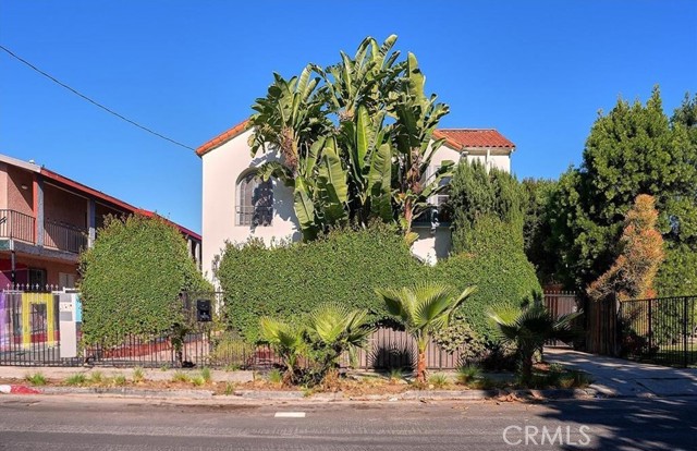 Detail Gallery Image 1 of 38 For 6671 De Longpre Ave, Los Angeles,  CA 90028 - 2 Beds | 2 Baths