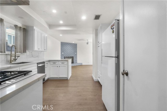 10829 Firmona Avenue photo 11