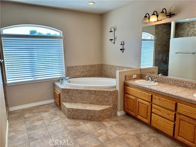 Detail Gallery Image 27 of 42 For 20120 Juniper Rd, Apple Valley,  CA 92308 - 4 Beds | 3 Baths