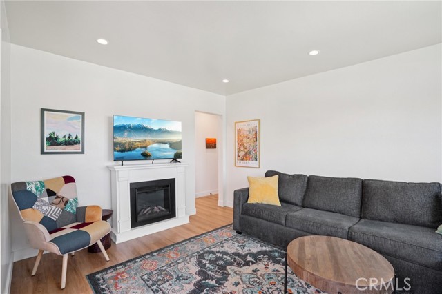 4870 W 133rd Street, Hawthorne CA: https://media.crmls.org/medias/e2fa7ff5-225b-4601-81be-ed9c42e16c6a.jpg