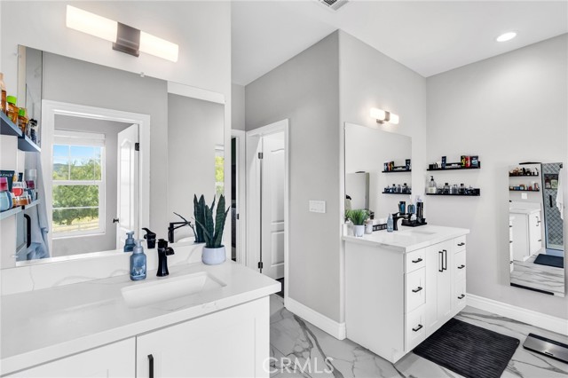 35426 Calle Grande, Lake Elsinore CA: https://media.crmls.org/medias/e2fb0c0f-a87c-4ccc-8045-af2fc1b7505a.jpg