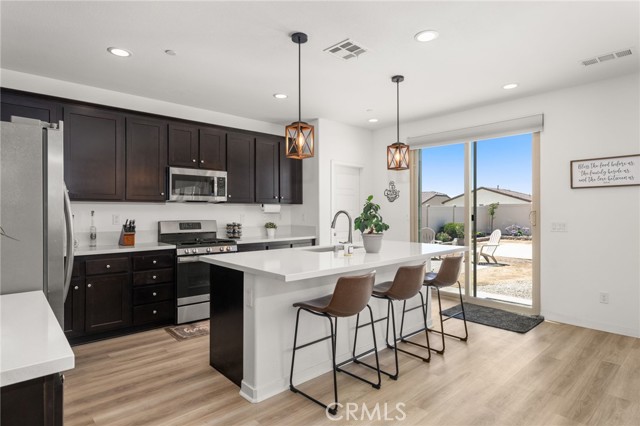 5756 Quicksilver Way, Banning CA: https://media.crmls.org/medias/e2fb1518-5941-4e98-a9b5-d8c4892ccb6f.jpg