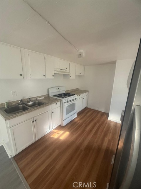 33013 Arbolado Lane, Lake Elsinore CA: https://media.crmls.org/medias/e2fb3387-9290-4a9b-afa9-1fe713726d91.jpg