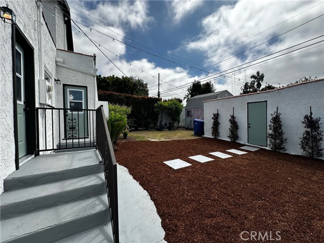 Detail Gallery Image 23 of 26 For 6717 Cimarron St, Los Angeles,  CA 90047 - 4 Beds | 3 Baths