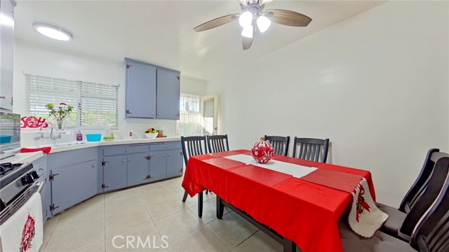 711 W Wilson, Glendale CA: https://media.crmls.org/medias/e2fb6184-7539-4dc2-bbfb-820624b0989b.jpg