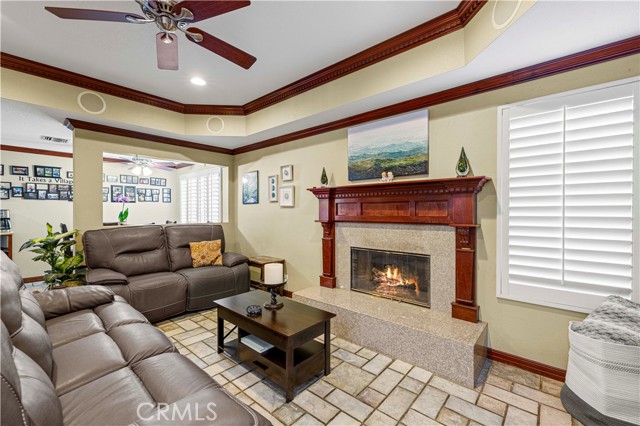 28642 Apricot Place, Saugus CA: https://media.crmls.org/medias/e2fba7b0-a1b9-4215-abb6-daf56db6b80d.jpg
