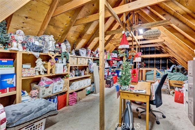 10302 Broadview Place, North Tustin CA: https://media.crmls.org/medias/e2fbb942-bcfd-4e15-81be-d75160152520.jpg